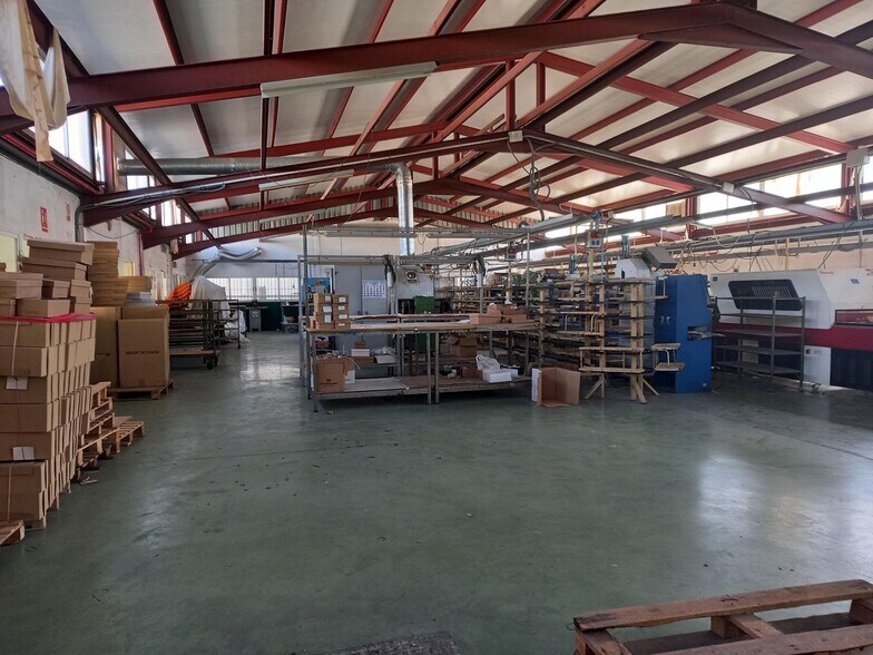 Industrial in Aspe for lease - Interior Photo - Image 2 of 19