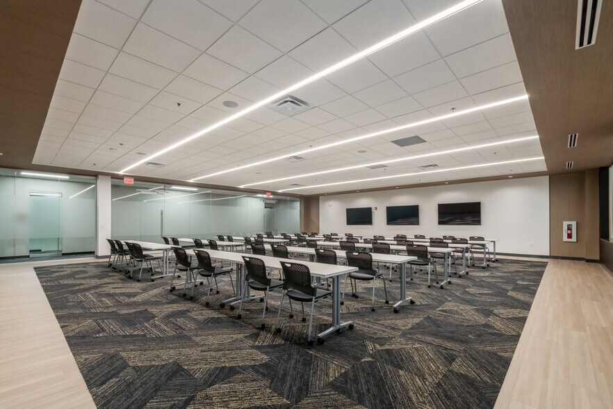 501 Pennsylvania Pky, Indianapolis, IN à louer - Photo intérieure - Image 3 de 11