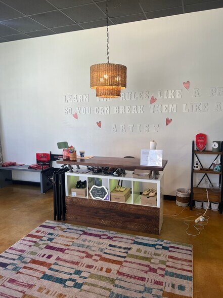 6800 Thomasville Rd, Tallahassee, FL à vendre - Photo du bâtiment - Image 3 de 12