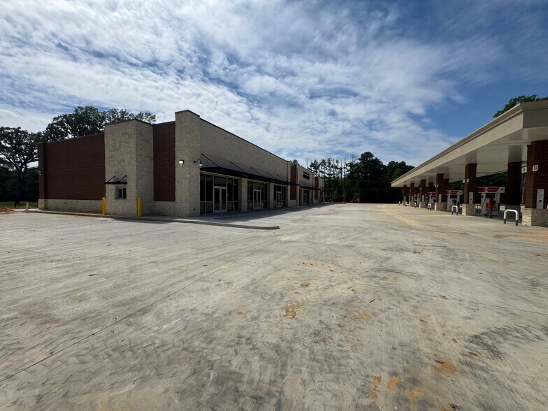 701 Airport Rd, Flowood, MS à louer - Photo du bâtiment - Image 2 de 7