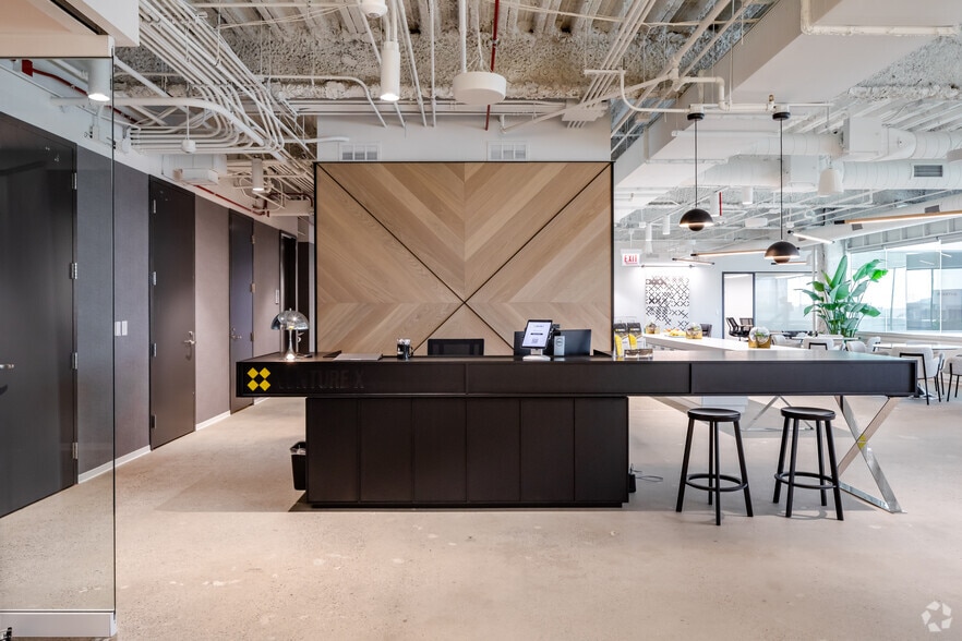 1 Mid America Plz, Oakbrook Terrace, IL à louer - Photo intérieure - Image 3 de 16