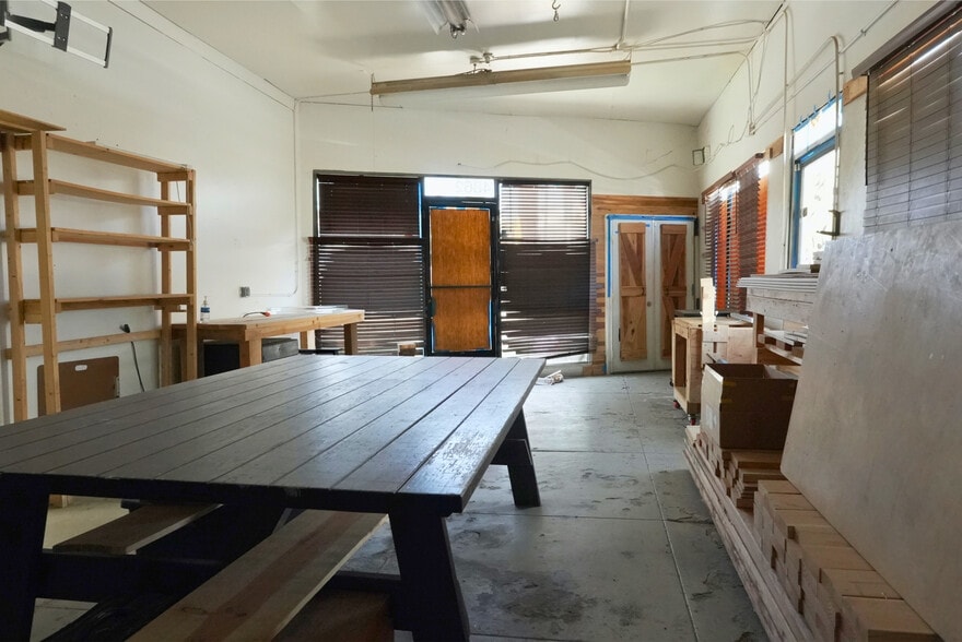 4862 Venice Blvd, Los Angeles, CA for lease - Building Photo - Image 3 of 10