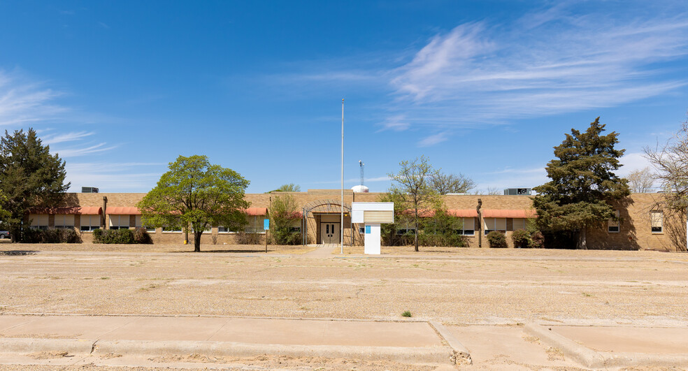 400 West Ave, Levelland, TX à vendre - Photo du bâtiment - Image 1 de 1