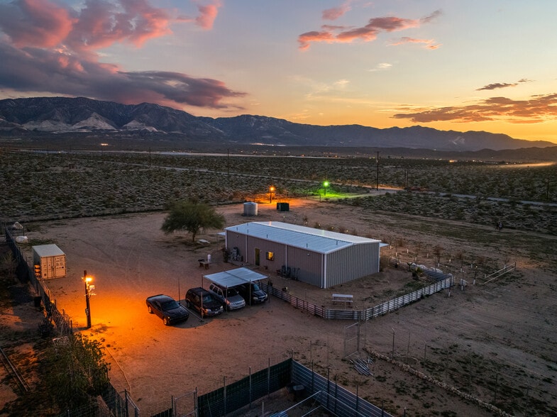 9025 Camp Rock Rd Lucerne Valley CA 9235 portfolio of 2 properties for sale on LoopNet.ca - Building Photo - Image 2 of 38