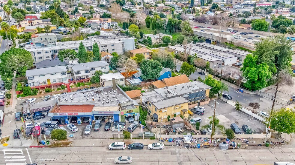 520 Silver Lake Blvd, Los Angeles, CA à vendre - Photo du bâtiment - Image 1 de 12