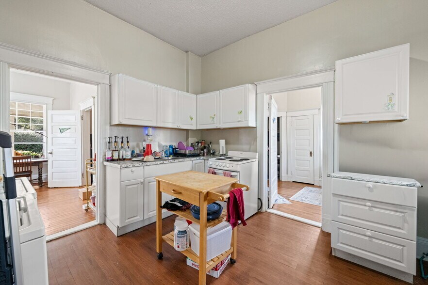 1306 Flint Pl, Raleigh, NC à vendre - Photo du bâtiment - Image 3 de 17