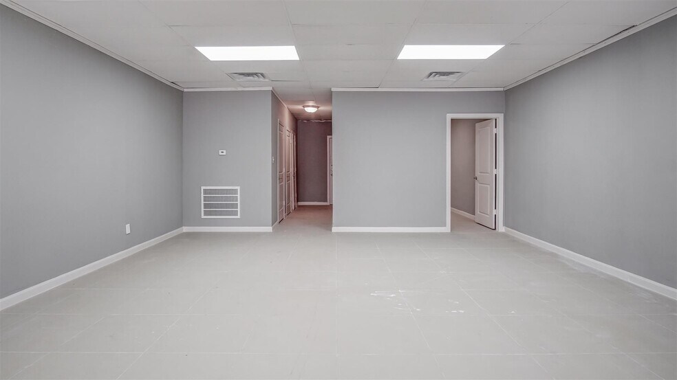 7103-7109 Langley Rd, Houston, TX à louer - Photo du bâtiment - Image 3 de 8