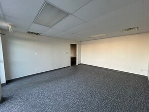 1381 South Park Dr, Kernersville, NC for lease Interior Photo- Image 2 of 4