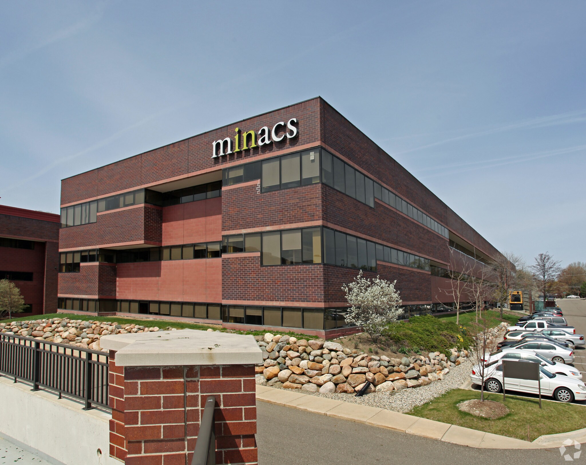 34115 W 12 Mile Rd, Farmington Hills, MI à vendre Photo principale- Image 1 de 10