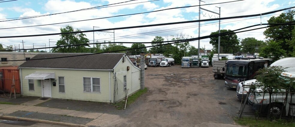 138 E 11th Ave, Roselle, NJ for sale - Building Photo - Image 3 of 7