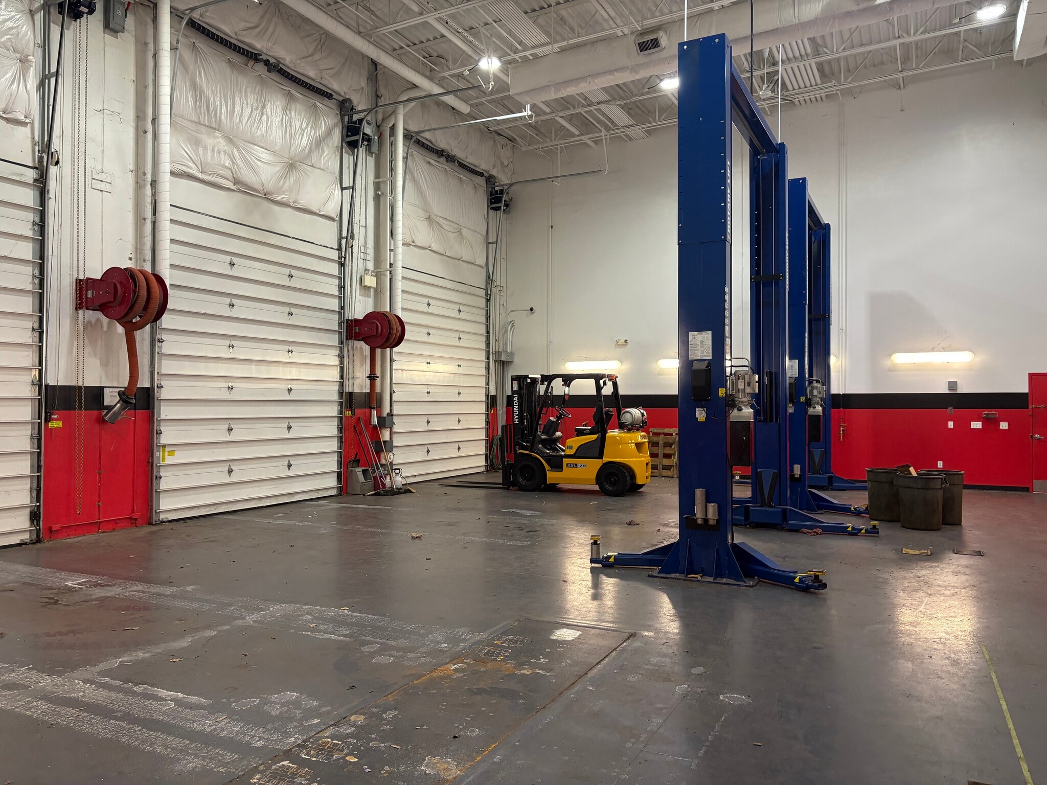 25284 Pleasant Valley Rd, Chantilly, VA à louer Photo intérieure- Image 1 de 21