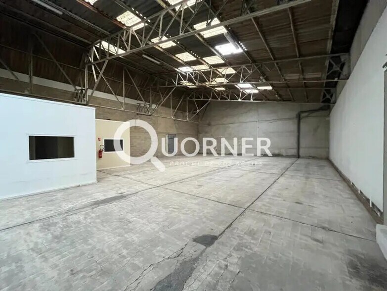 Retail in Reims for lease - Interior Photo - Image 3 of 7