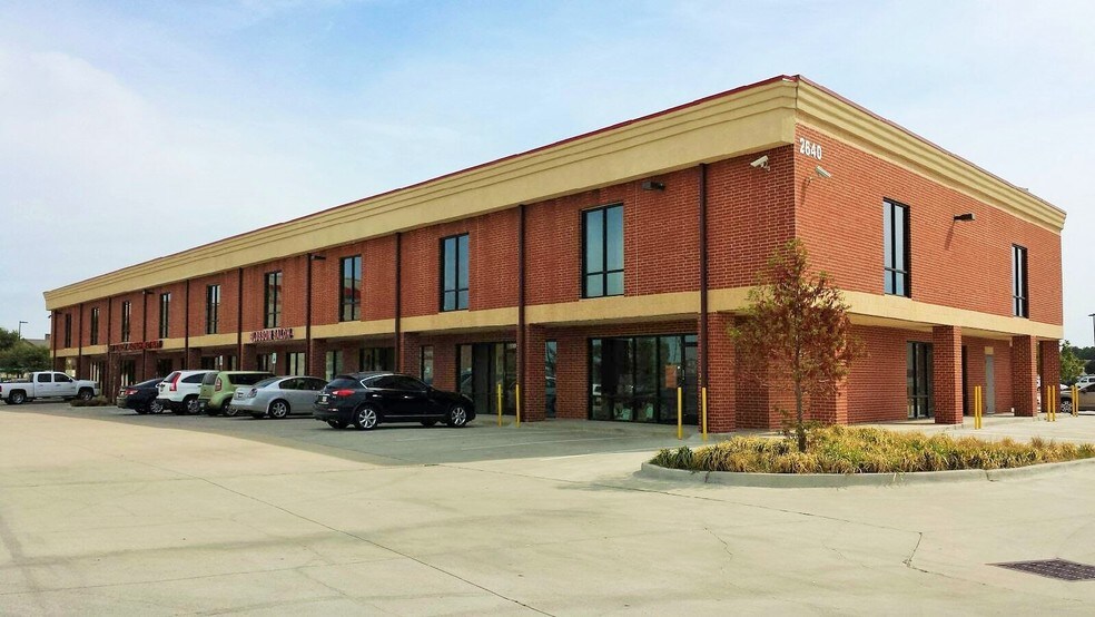 2640 Old Denton Rd, Carrollton, TX à louer - Photo du bâtiment - Image 3 de 26