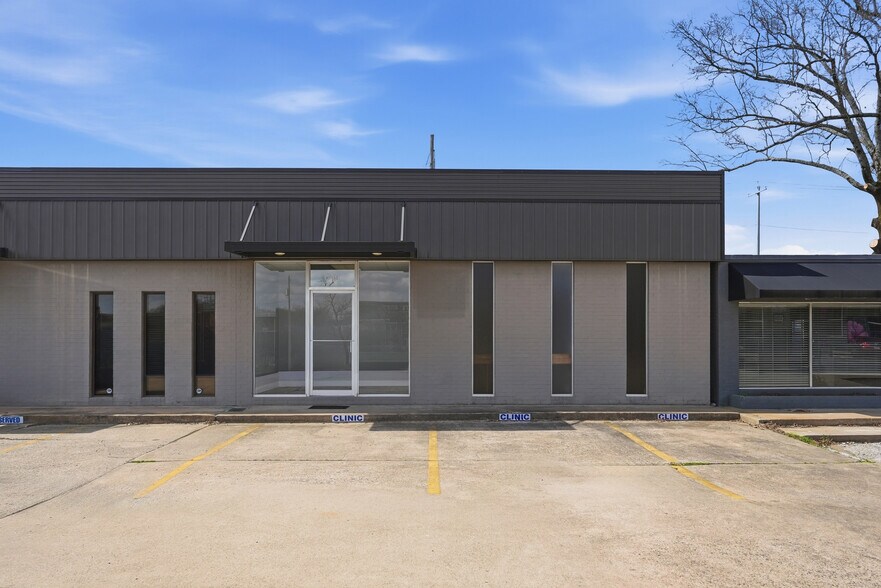 719 Front St, Conway, AR à louer - Photo du bâtiment - Image 2 de 11