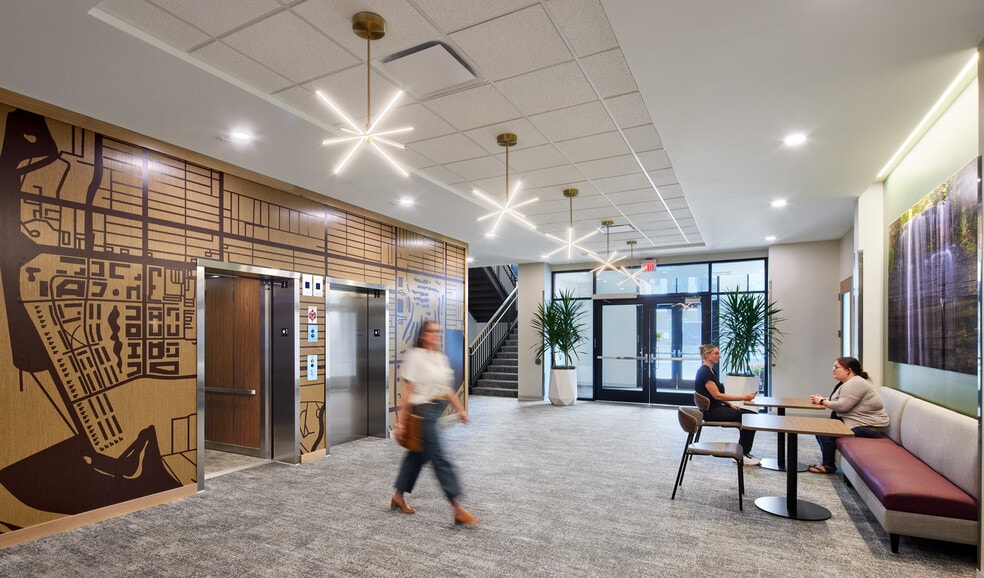 2270 Ford Pkwy, St. Paul, MN 55116, Saint Paul, MN for lease - Interior Photo - Image 2 of 21