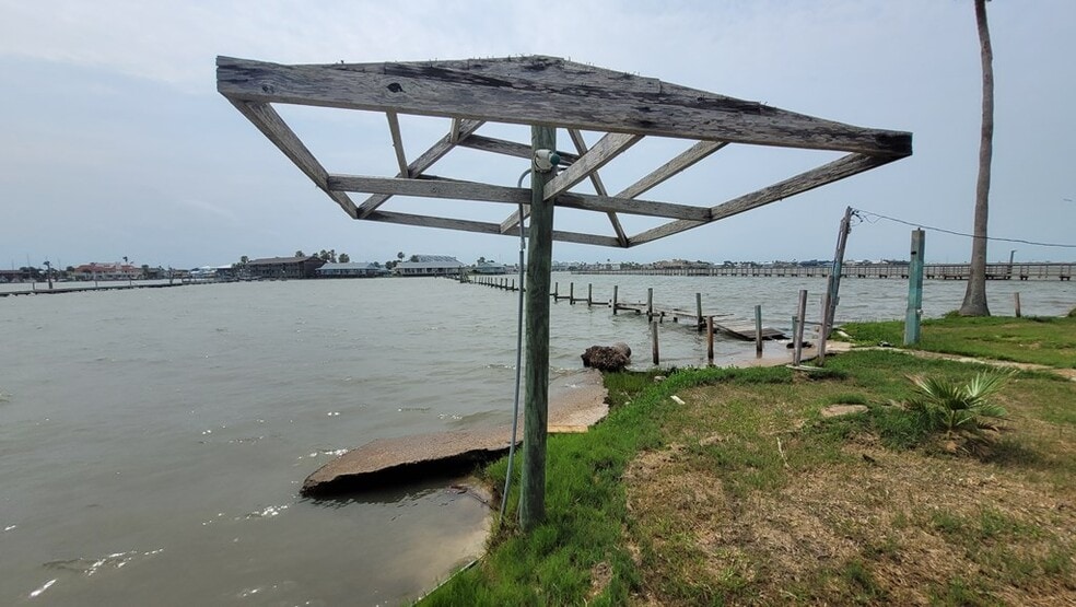 1805 Broadway St, Rockport, TX for sale - Building Photo - Image 2 of 10