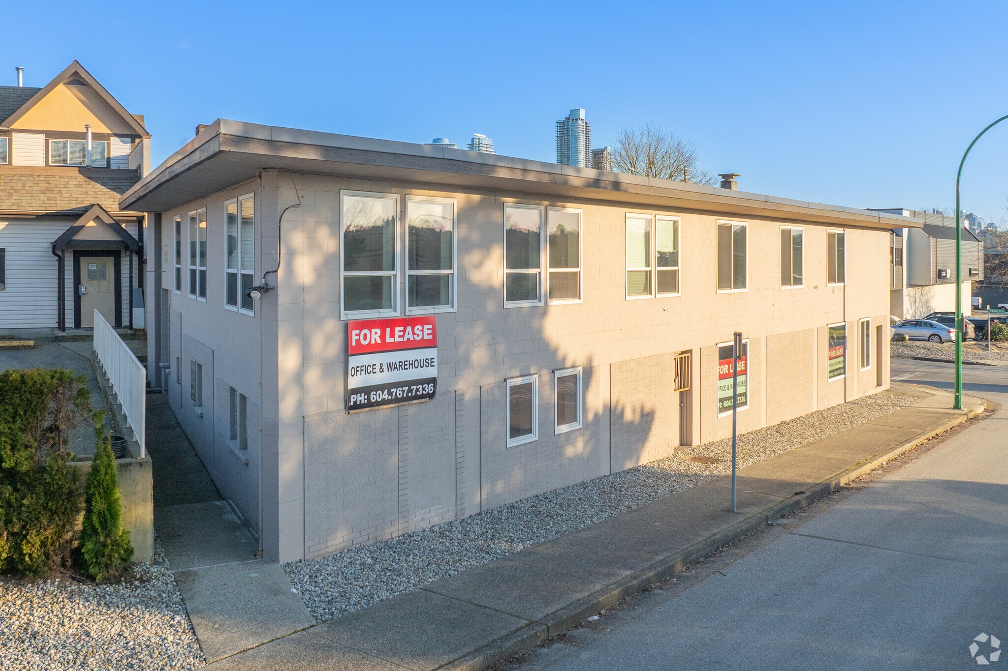 904 Boundary Rd, Burnaby, BC for lease Primary Photo- Image 1 of 4