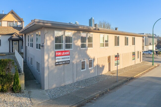 Plus de détails pour 904 Boundary Rd, Burnaby, BC - Local d'activités à louer