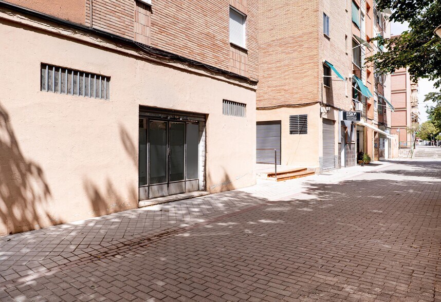 Calle María Goyri, 80, Granada, Granada for sale - Building Photo - Image 2 of 9