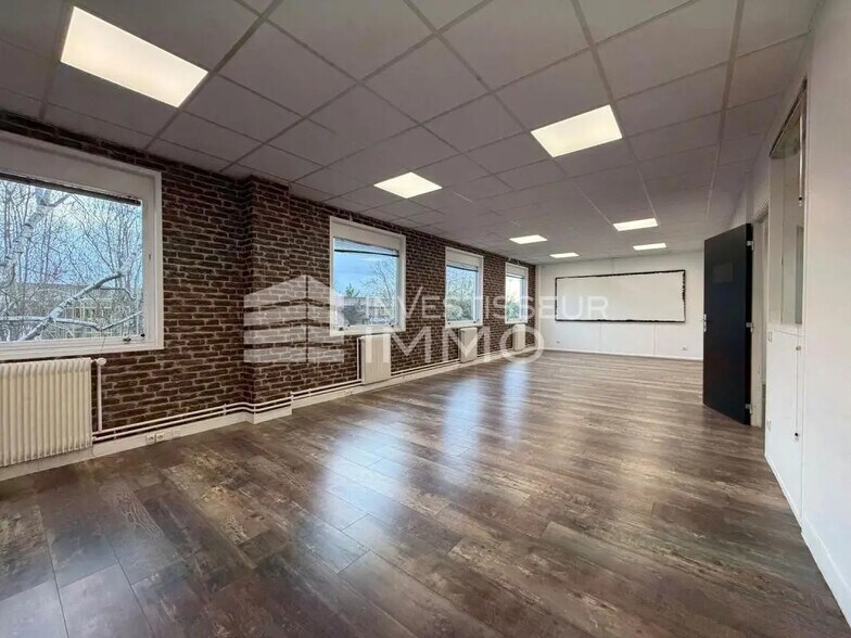 Office in Lognes for lease - Interior Photo - Image 2 of 5