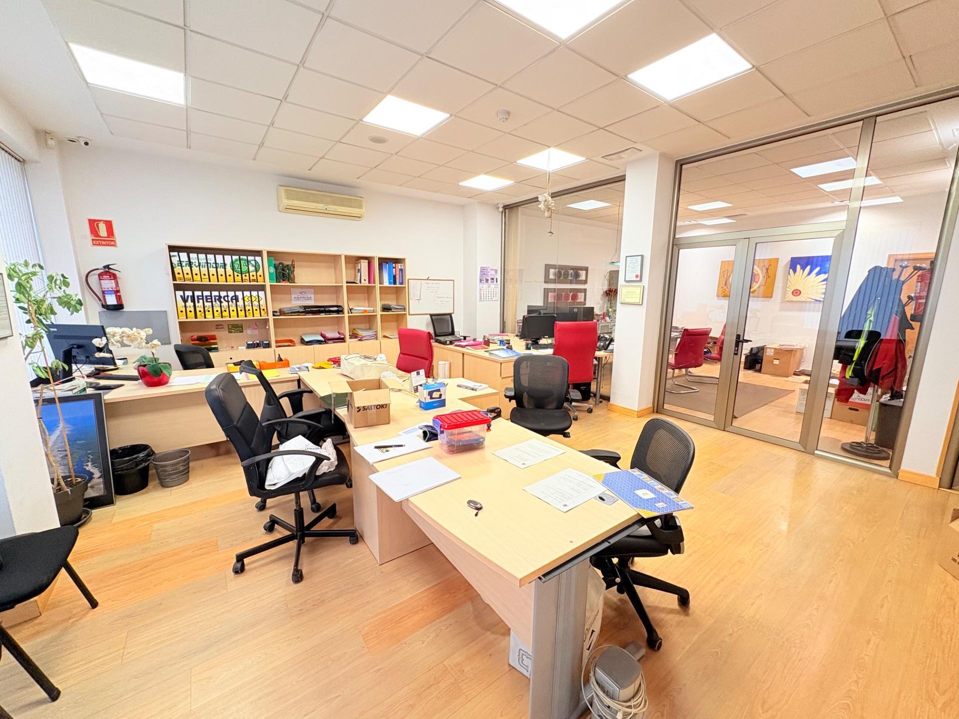 Avenida los Andes, 21, Ponferrada, León for sale Primary Photo- Image 1 of 12