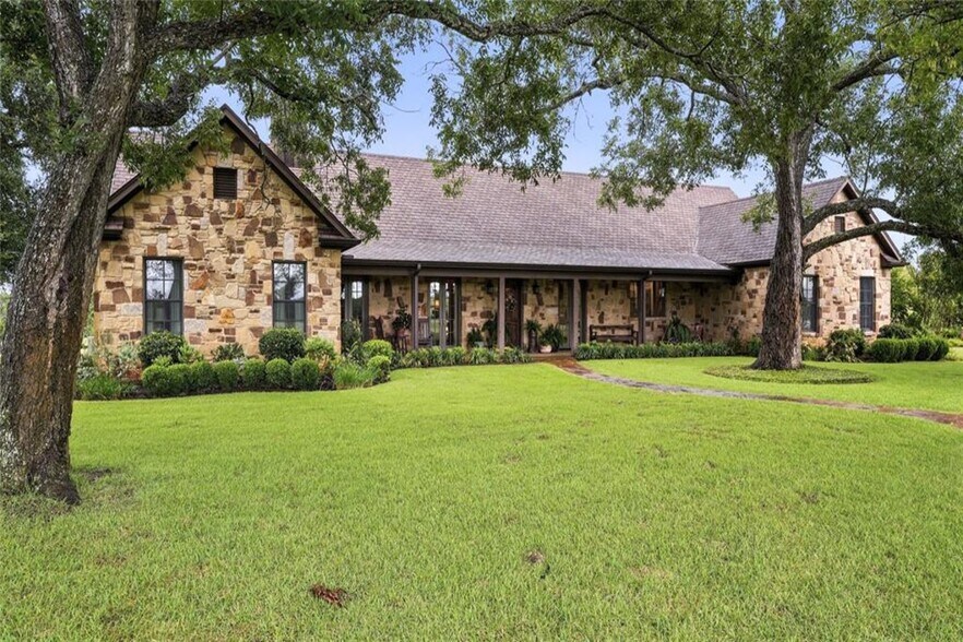705 Antioch Rd, Paige, TX à vendre - Photo du bâtiment - Image 2 de 40