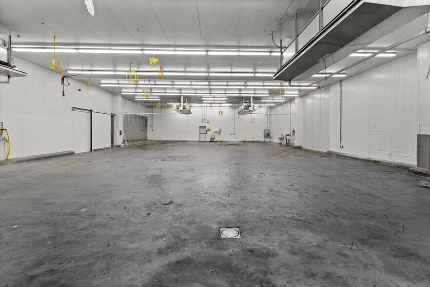 14250 E Lomitas Ave, City of Industry, CA à vendre - Photo du bâtiment - Image 2 de 21