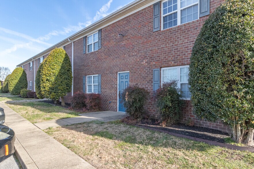 Fireside Flats & Westmoreland Townhomes portefeuille de 2 propriétés à vendre sur LoopNet.ca - Photo du bâtiment - Image 3 de 34