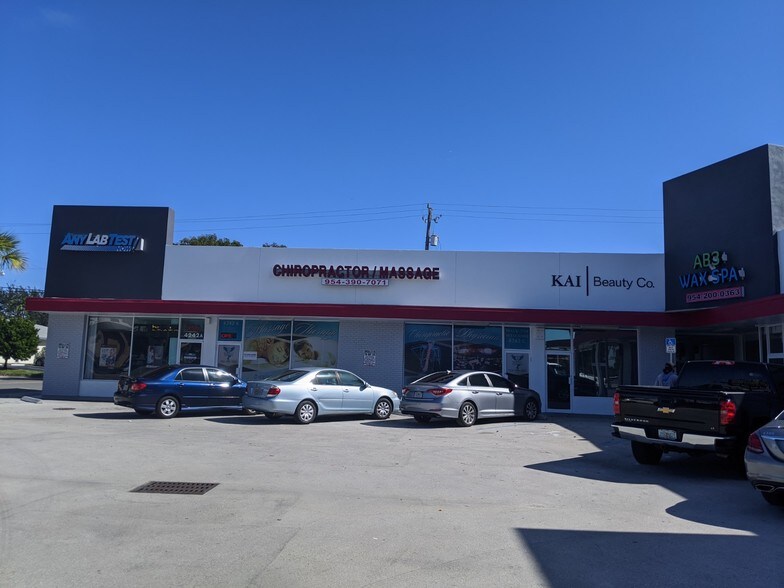 4242 N Federal Hwy, Fort Lauderdale, FL à louer - Photo du bâtiment - Image 2 de 5