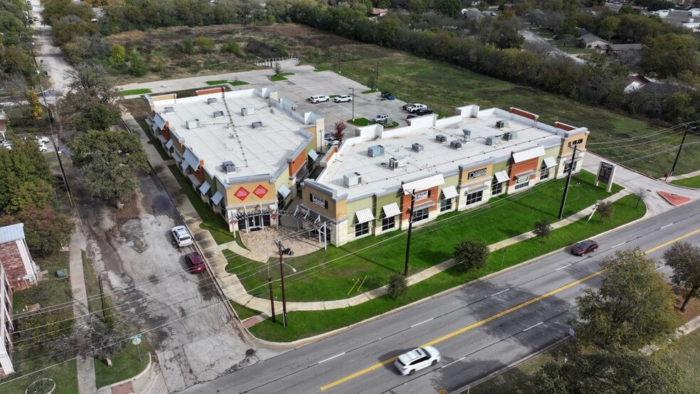 Prime Investment Retail Package portfolio of 2 properties for sale on LoopNet.ca - Aerial - Image 3 of 47