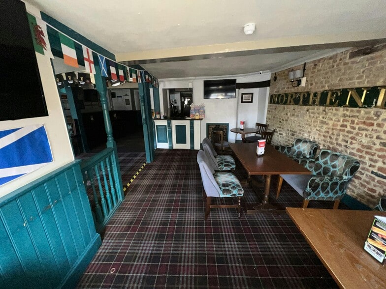 86-88 Northgate St, Gloucester for sale - Building Photo - Image 3 of 8