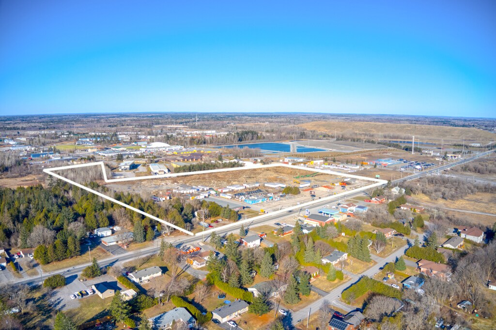 2057-2079 Carp Rd, Ottawa, ON à vendre Photo du bâtiment- Image 1 de 1
