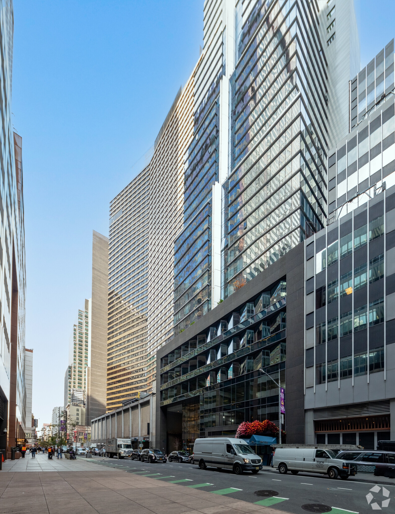 133 W 52nd St, New York, NY à louer Photo principale- Image 1 de 21