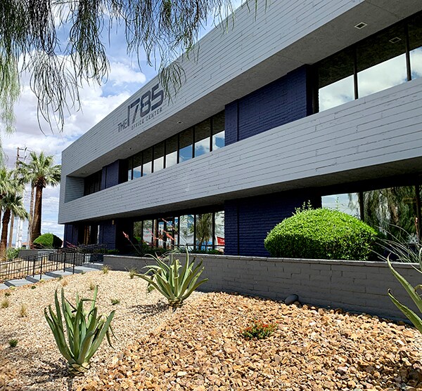 1785 E Sahara Ave, Las Vegas, NV à louer - Photo du bâtiment - Image 2 de 18