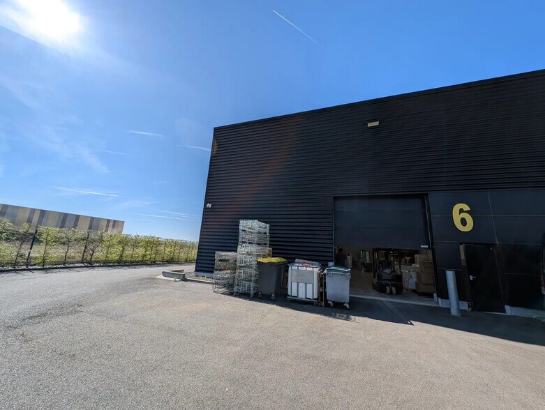 Flex dans Reims à louer - Photo du bâtiment - Image 3 de 12