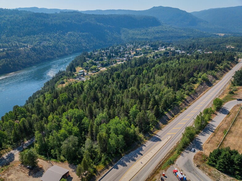 4605 Columbia ave, Castlegar, BC for sale - Building Photo - Image 3 of 5