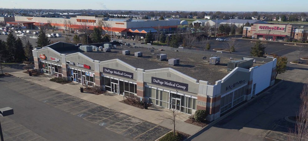 137-149 N Weber Rd, Bolingbrook, IL à louer - Photo du bâtiment - Image 2 de 16