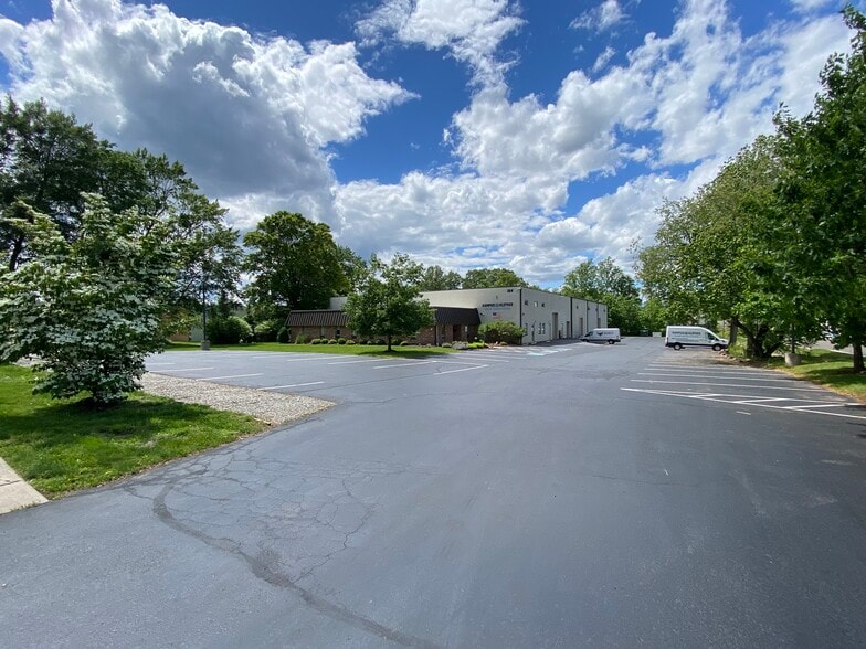 164 Railroad Dr, Warminster, PA for sale - Building Photo - Image 2 of 26