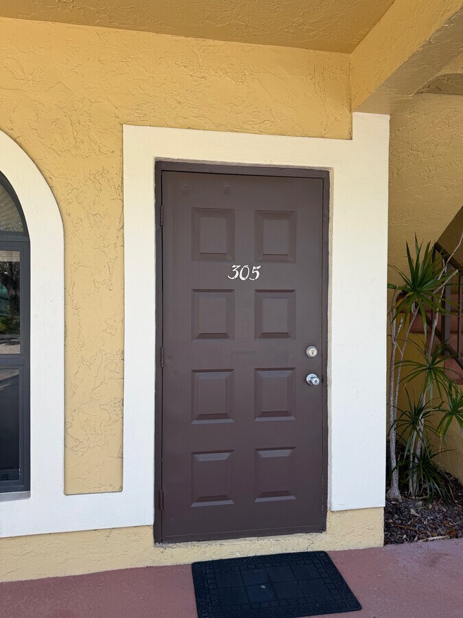 6971 N Federal Hwy, Boca Raton, FL 33487 - Unit 305 - - Interior Photo - Image 1 of 14