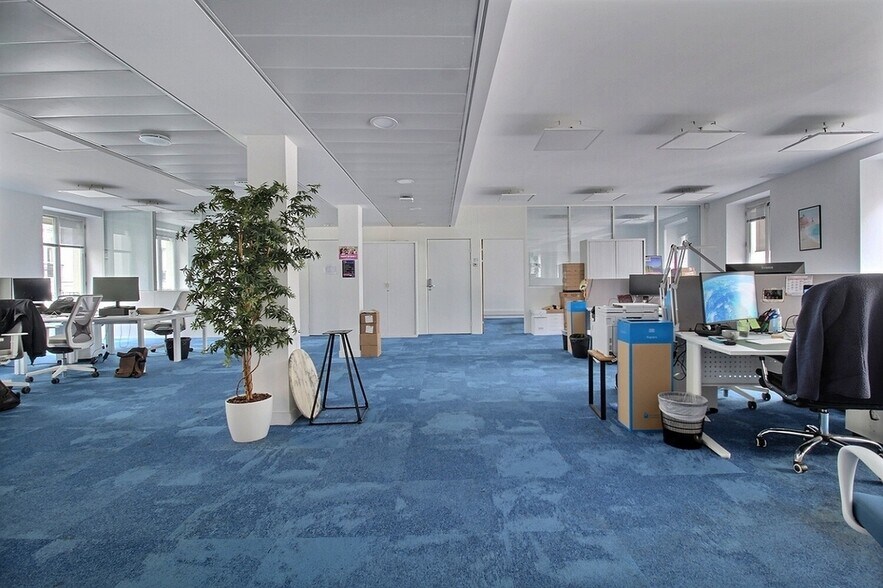 23 Rue Taitbout, Paris for lease - Building Photo - Image 2 of 10
