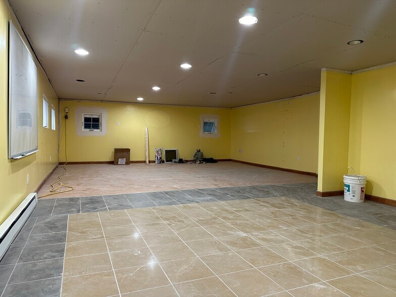 31-54 12th St, Long Island City, NY for lease - Building Photo - Image 3 of 6