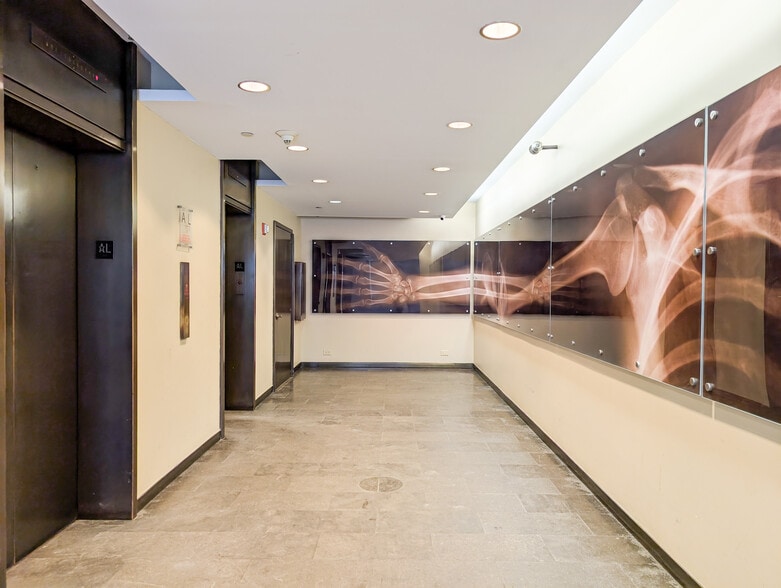 210 E 86th St, New York, NY for lease - Building Photo - Image 2 of 4