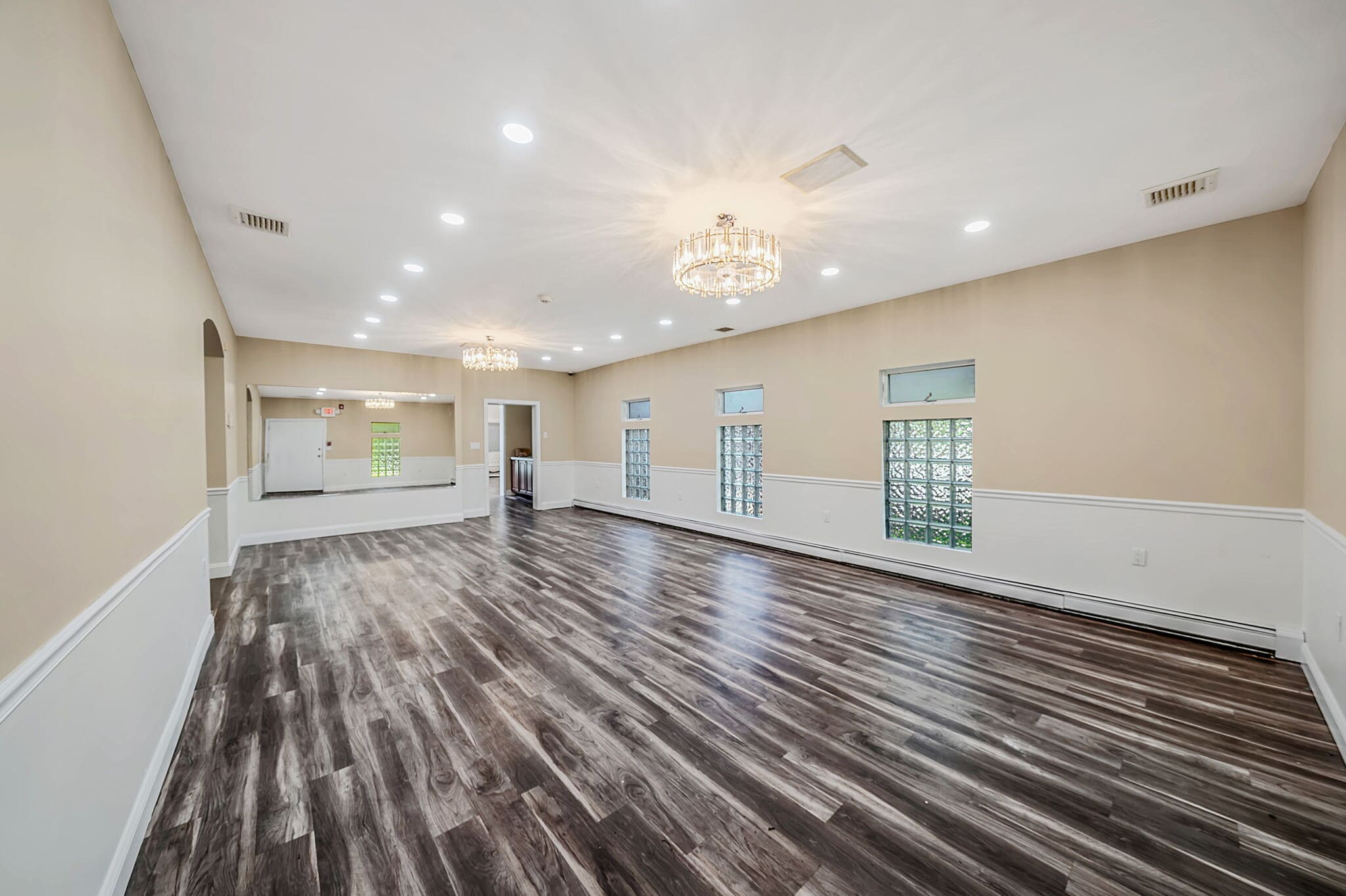41 Echo Ave, Miller Place, NY for lease Interior Photo- Image 1 of 19