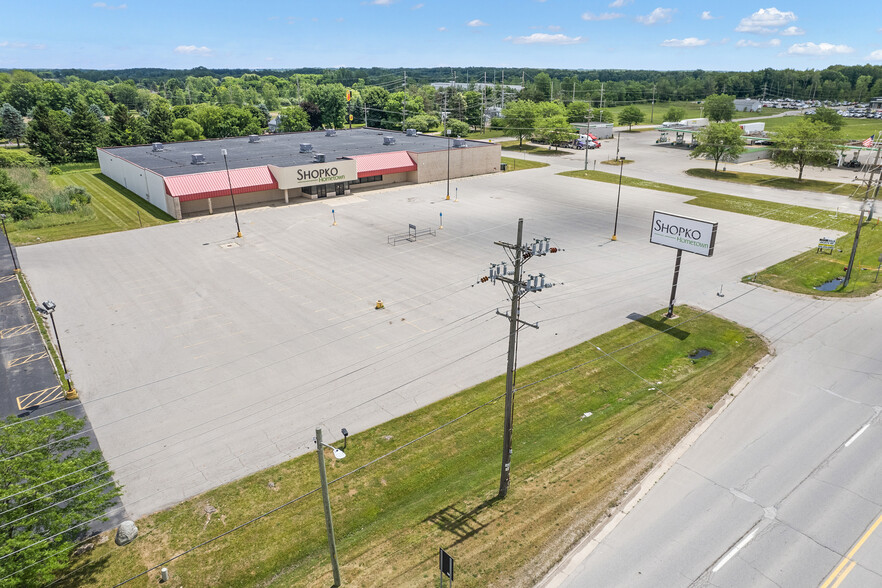 1995 S Cedar St, Imlay City, MI à louer - Photo du bâtiment - Image 2 de 2