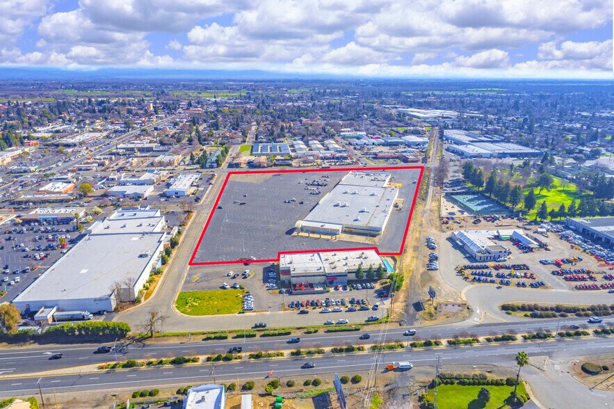 850 Gray Ave, Yuba City, CA à vendre - Photo du bâtiment - Image 3 de 20