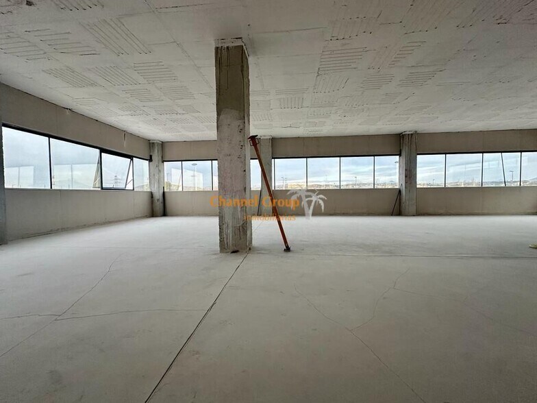 Bureau dans Elche, Alicante à louer - Photo du bâtiment - Image 1 de 3