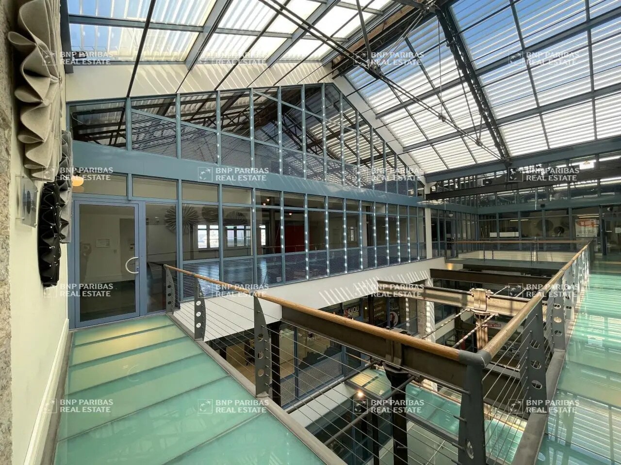 Office in Marseille for lease Interior Photo- Image 1 of 3