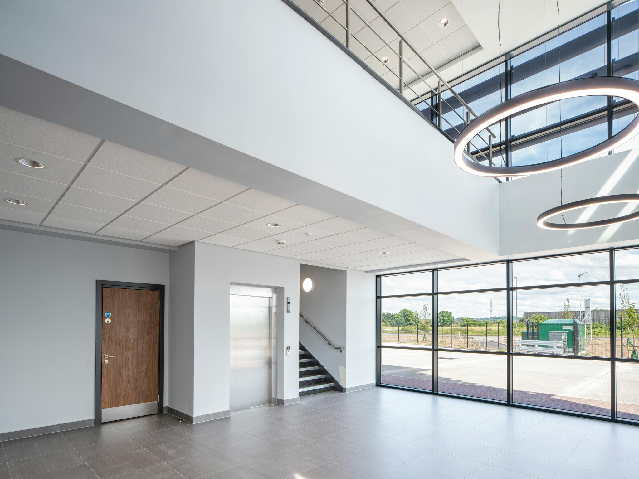 Lanson Roberts Rd, Severn Beach for lease Building Photo- Image 1 of 3