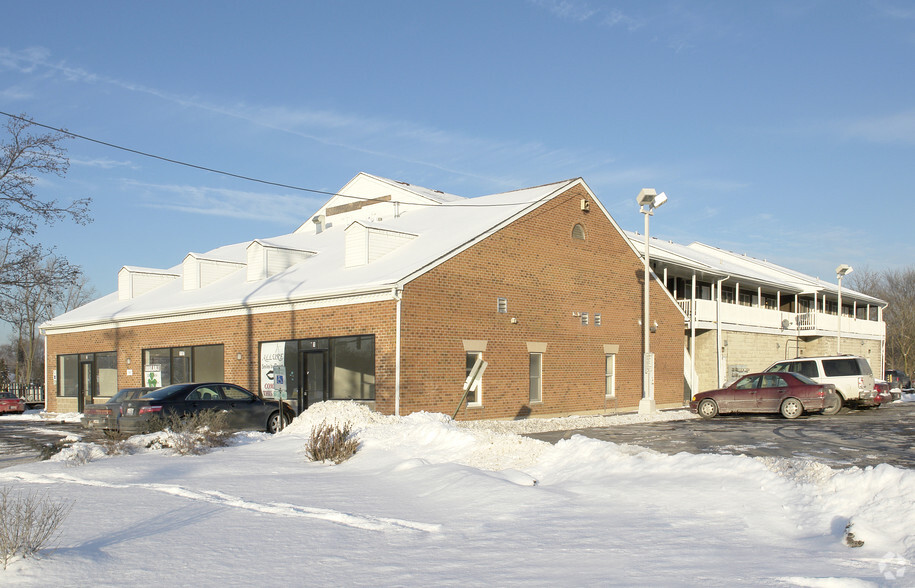 1187 N Farnsworth Ave, Aurora, IL à louer - Photo du bâtiment - Image 3 de 25