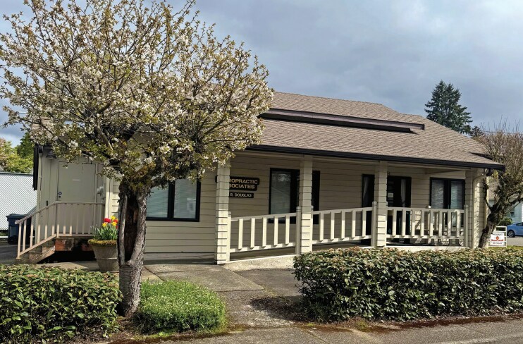 204 Erie St SE, Tumwater, WA à vendre - Photo du bâtiment - Image 2 de 10